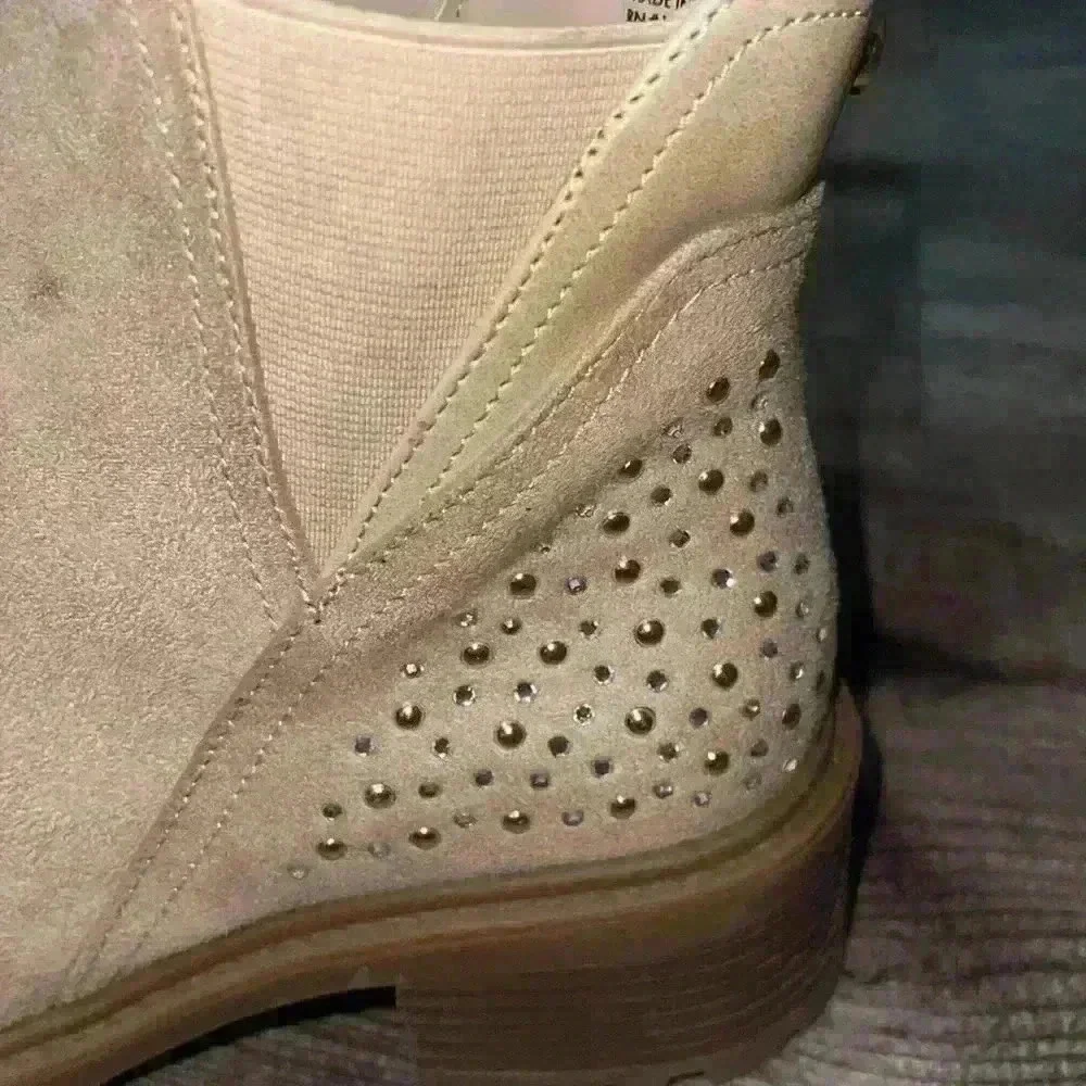 Vince Camuto Girls Chelsea Casual Ankle Boots with Rhinestones and Flat …